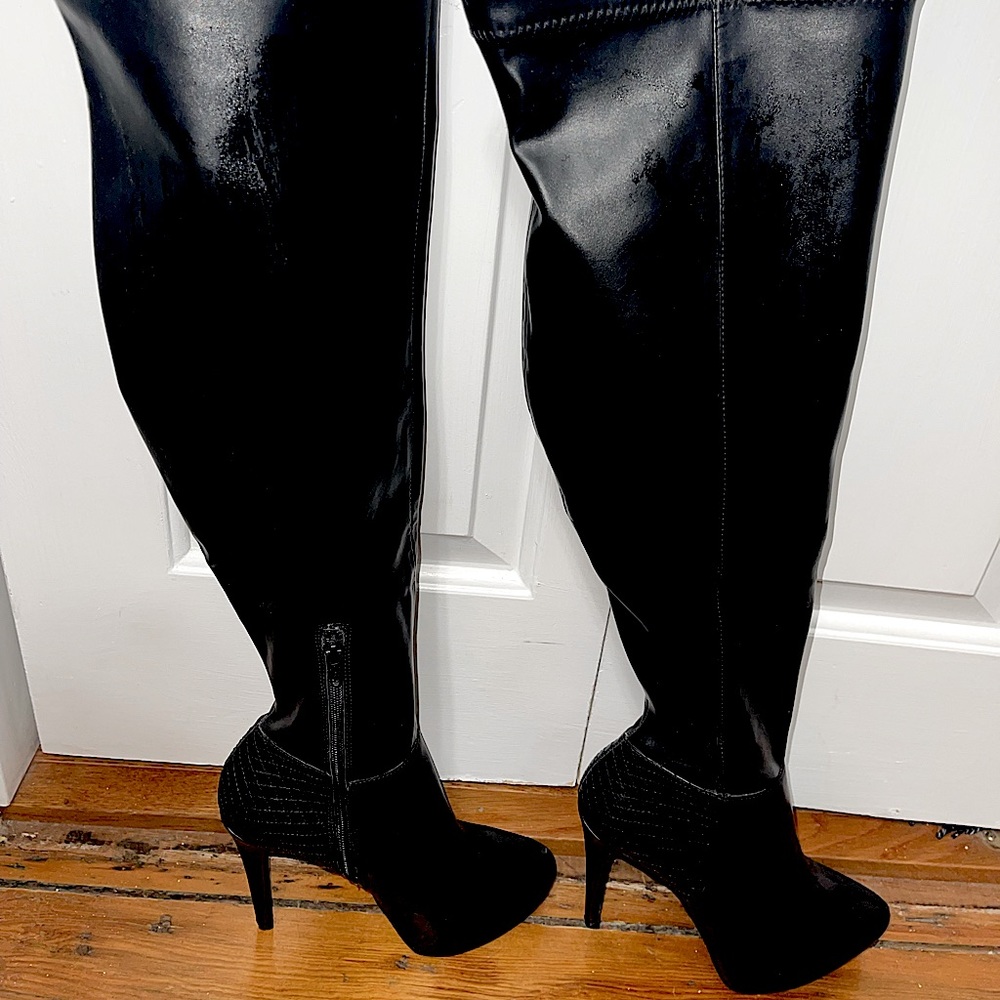 Black Knee High JLO Boots (Size 6) NEVER WORN!!!!